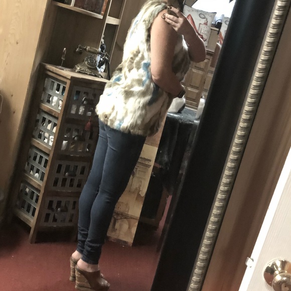 Faux Rabbit Fur Vest NWOT - Picture 5 of 7